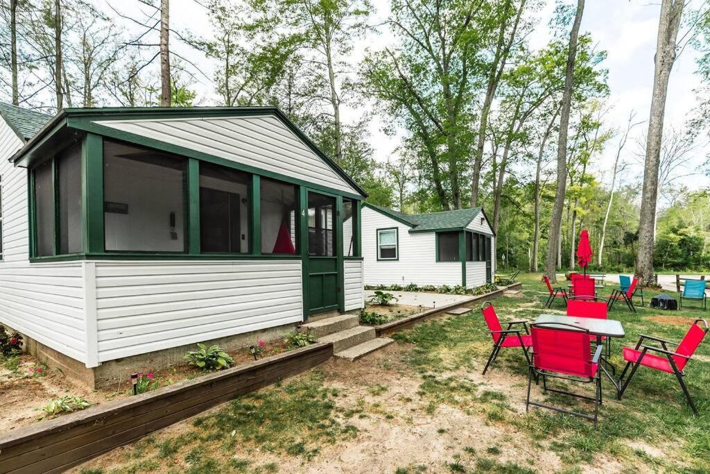Big Blue Lake Cottages, Llc - Cottage #5 Holton Exterior photo