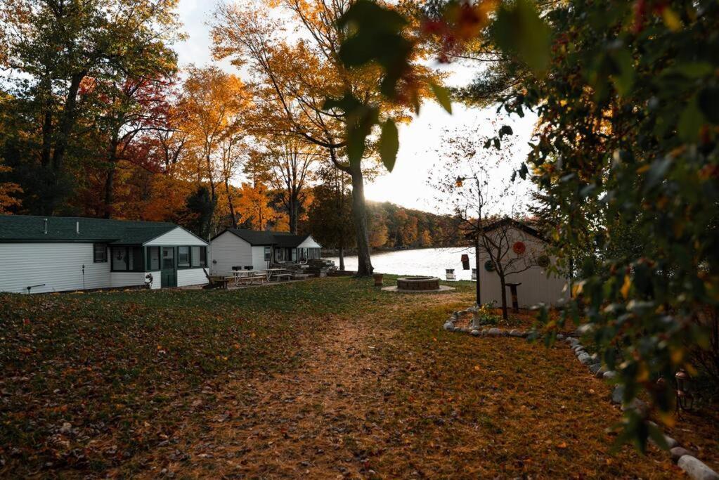 Big Blue Lake Cottages, Llc - Cottage #5 Holton Exterior photo