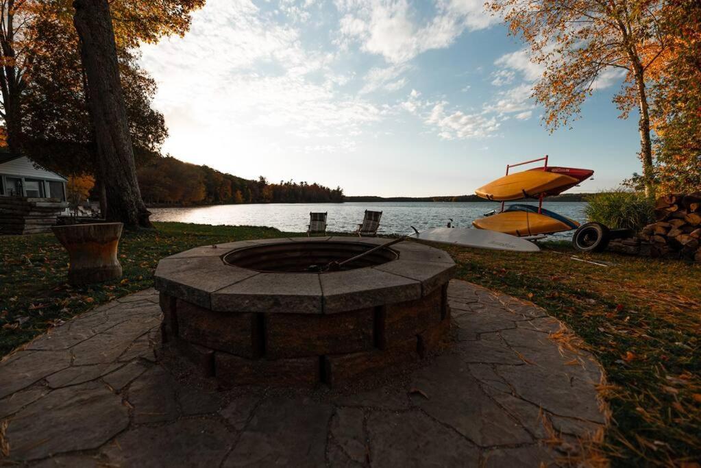 Big Blue Lake Cottages, Llc - Cottage #5 Holton Exterior photo